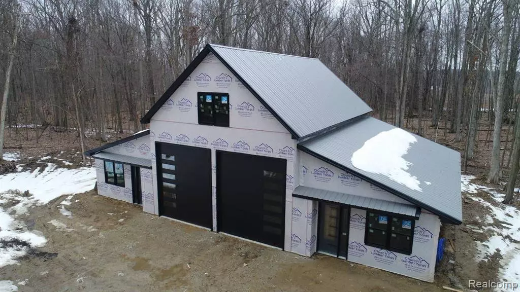 4209 Crystal Creek Drive, Lapeer, MI 48446