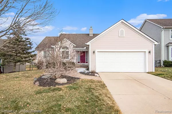 14185 MULHOLLAND Drive, Bath, MI 48808