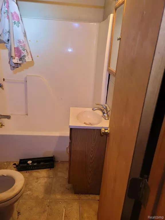 Lansing, MI 48917,2515 W KALAMAZOO Street