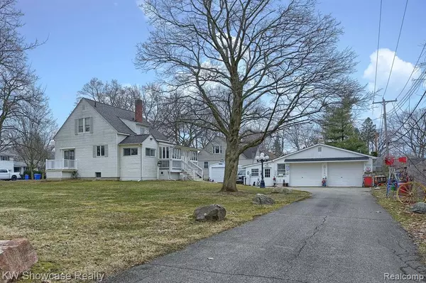 Waterford, MI 48328,89 CLIVE Avenue