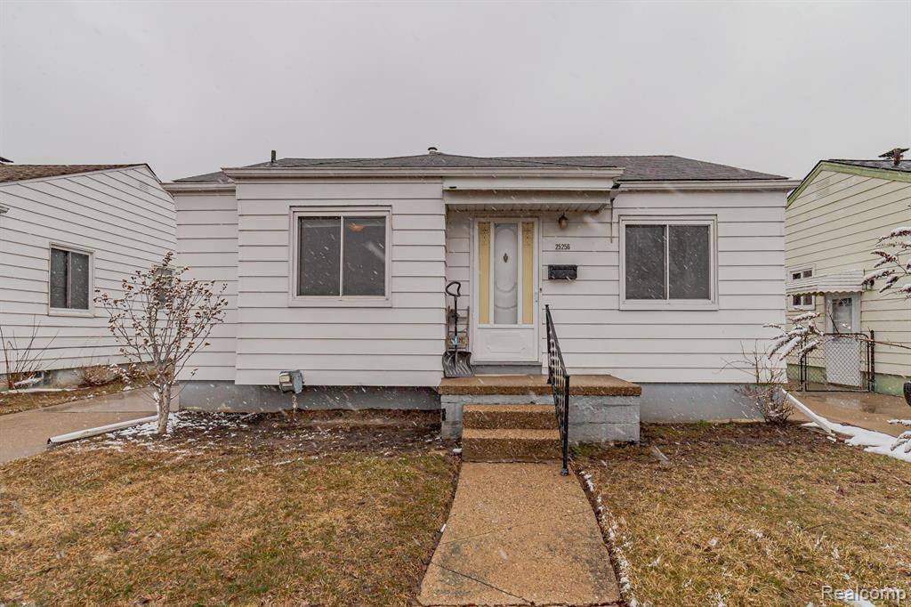 25256 DALE Street, Roseville, MI 48066