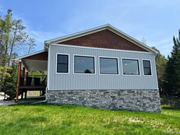 Grayling, MI 49738,5094 LINDBERGH Lane