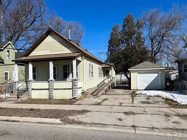 Port Huron, MI 48060,814 ERIE Street