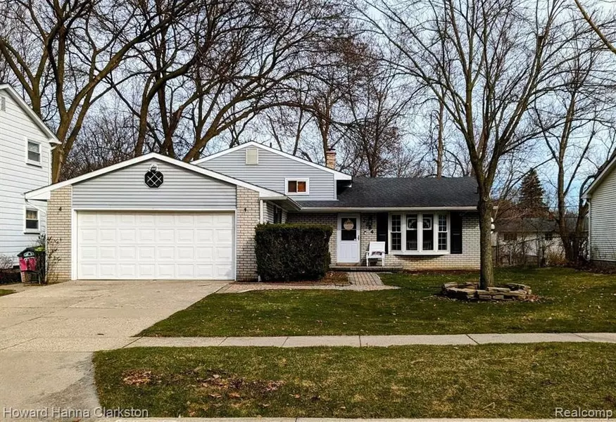 2284 OLD SALEM Road, Auburn Hills, MI 48326