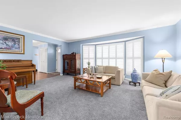 Beverly Hills, MI 48025,19921 WALTHAM Road