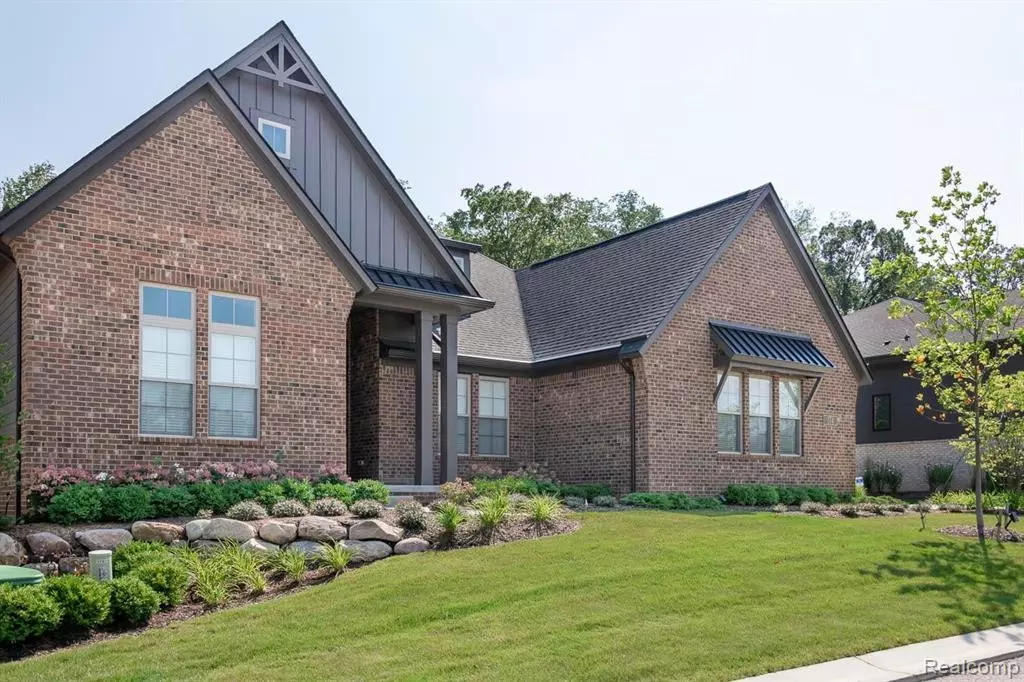 Bloomfield Hills, MI 48302,173 Timber Trace Lane S Lane