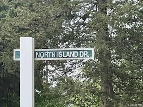 Flushing, MI 48433,9031 N ISLAND Drive