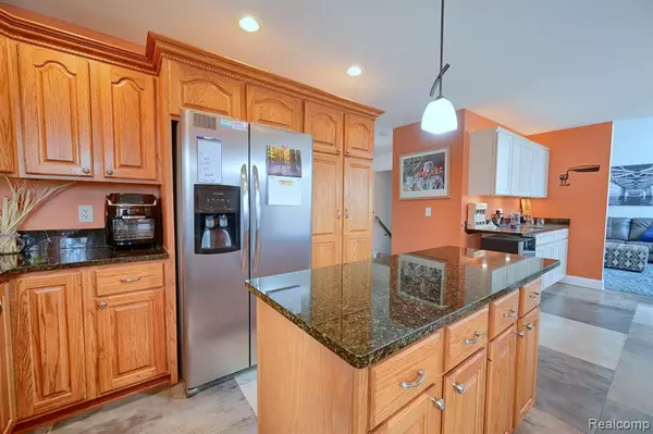 Goodrich Vlg, MI,9446 FAIR OAKS Drive