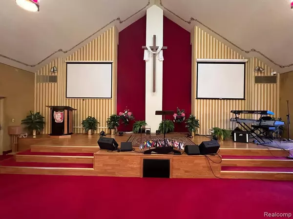 Eastpointe, MI 48021,17901 COLLINSON Avenue