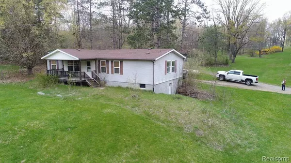 5939 BELLE RIVER Road, Imlay City, MI 48444