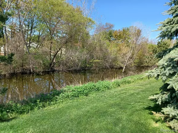 Harrison Township, MI,27084 CARRINGTON