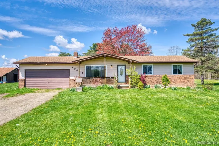 10451 OAK GROVE Road, Howell, MI 48855