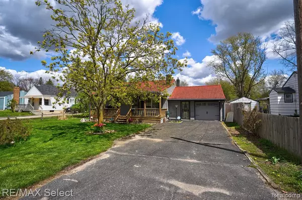 Burton, MI 48509,1437 S BELSAY Road