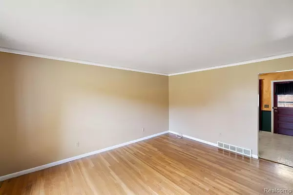 Madison Heights, MI 48071,29138 TESSMER