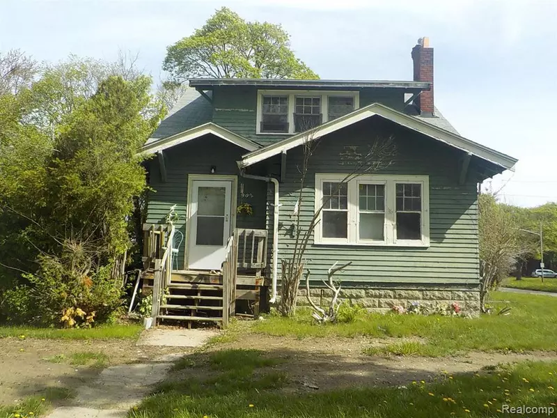 902 W HAMILTON Avenue, Flint, MI 48504