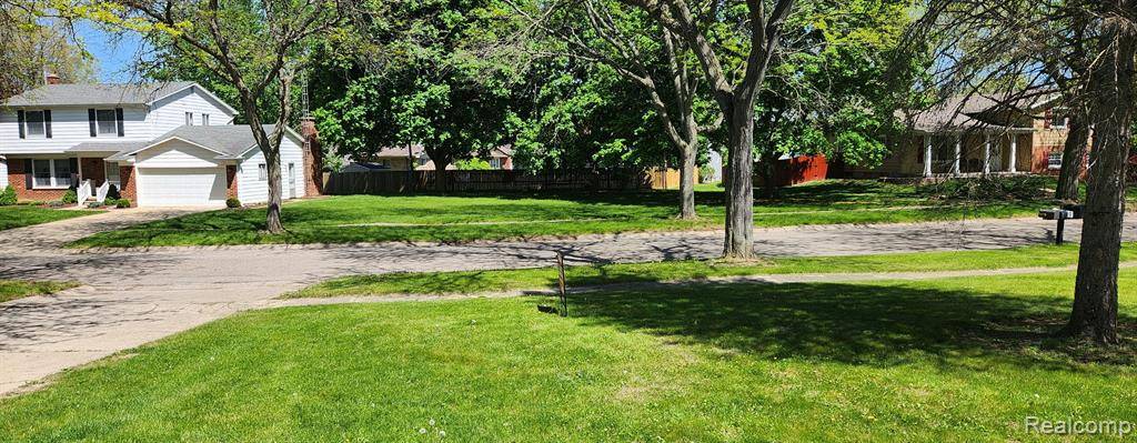 Flushing, MI 48433,207 BELLEWOOD Drive
