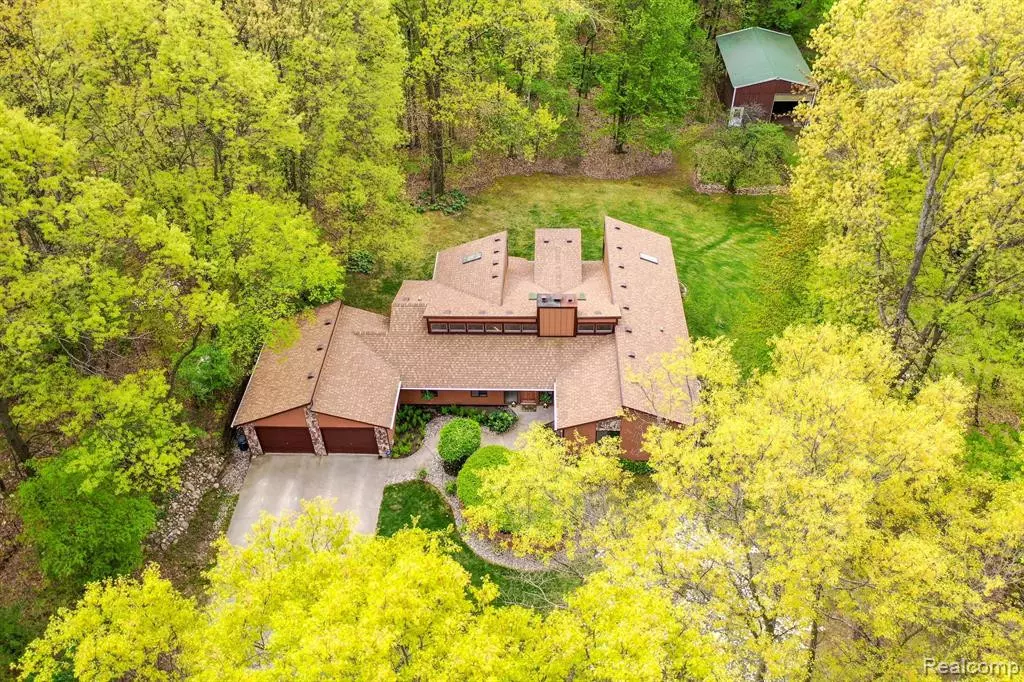 Ortonville, MI 48462,1306 KENT Road