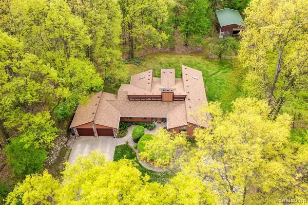 1306 KENT Road, Ortonville, MI 48462
