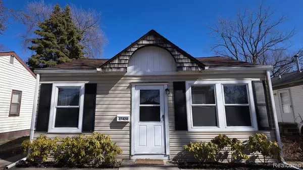 27424 GROVELAND Street, Madison Heights, MI 48071