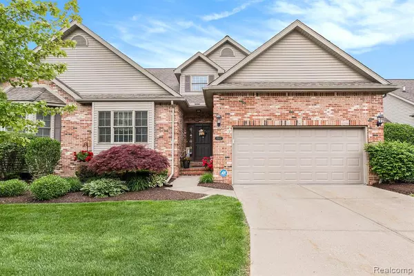 Fenton, MI 48430,13102 HARBOR LANDINGS Drive