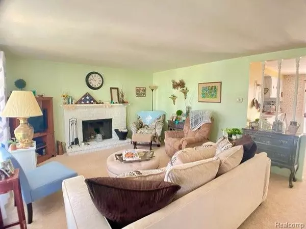 Fort Gratiot, MI 48059,3245 S SHOREVIEW Drive