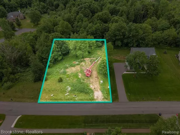 11041 CASSIDY Trail, Davisburg, MI 48350