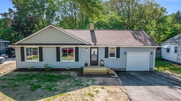 3253 MILLS ACRES Street, Flint, MI 48506