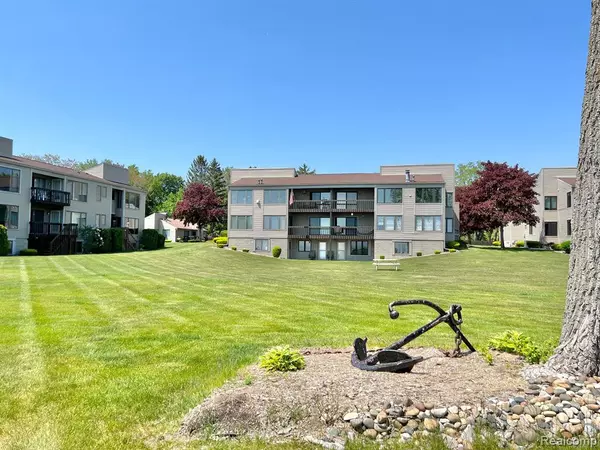 7214 2ND Street, Lakeport, MI 48059