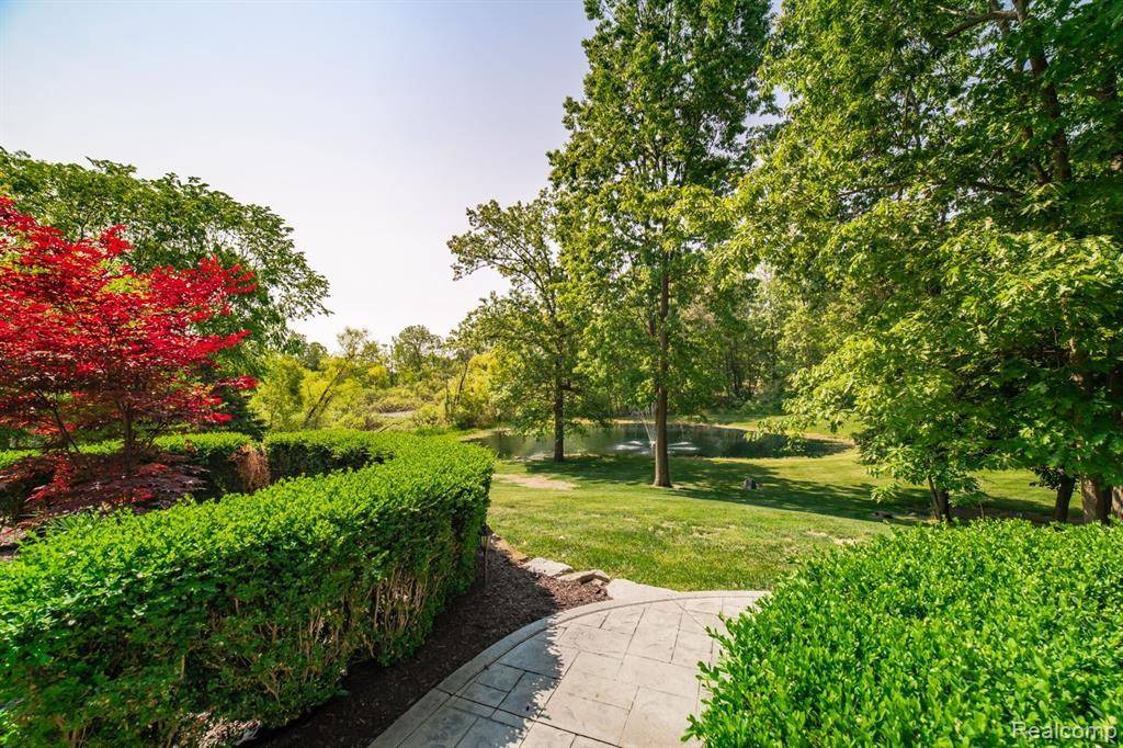 Fenton, MI 48430,13273 WOODLAND Trail