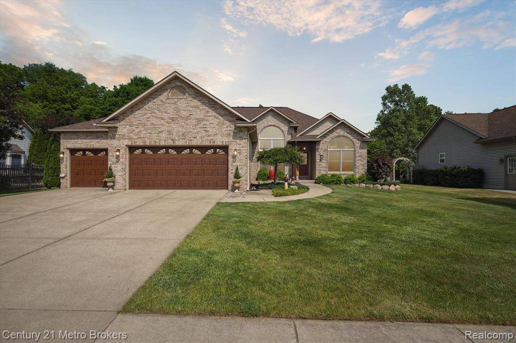 209 BROOKSIDE Drive, Flushing, MI 48433