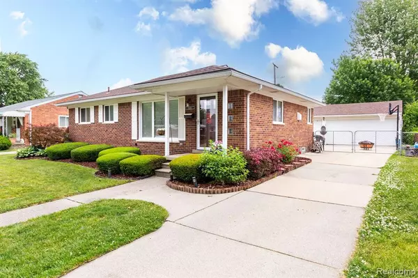 Mount Clemens, MI 48043,1030 S CHIPPEWA E Street