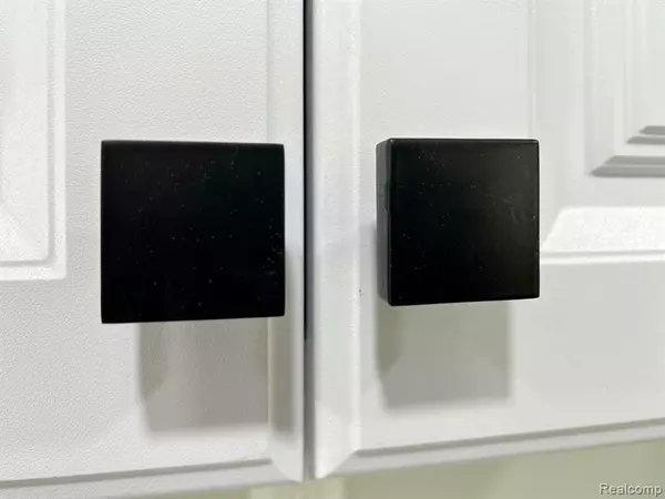 Grand Blanc, MI 48439,6315 SPRINGDALE Boulevard