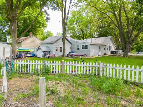 Genesee, MI 48437,7237 DUNDEE Street