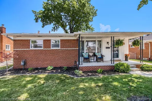 2831 LONGMEADOW Drive, Trenton, MI 48183