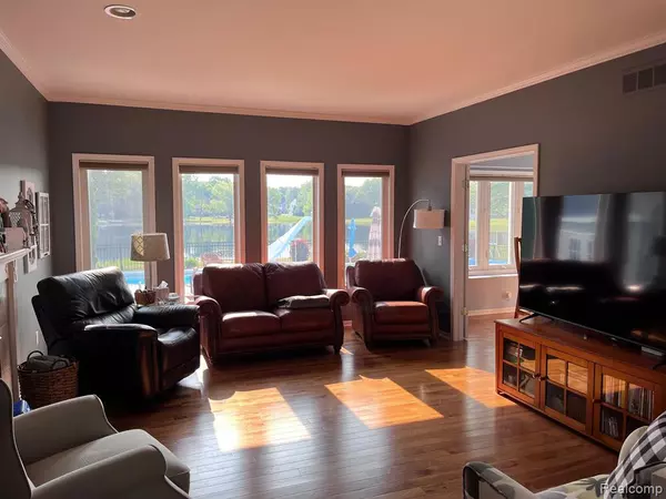 Fort Gratiot, MI 48059,3744 ESTATES Drive