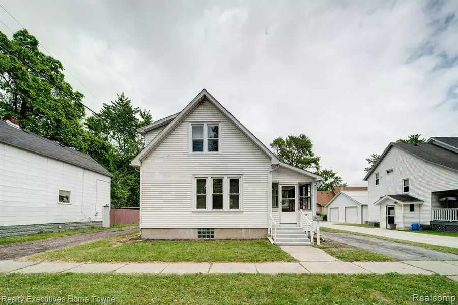 916 12TH Street, Port Huron, MI 48060
