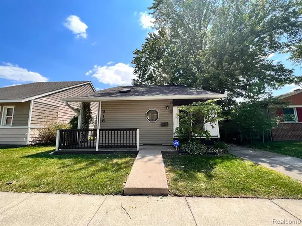 816 E BARRETT Avenue, Madison Heights, MI 48071