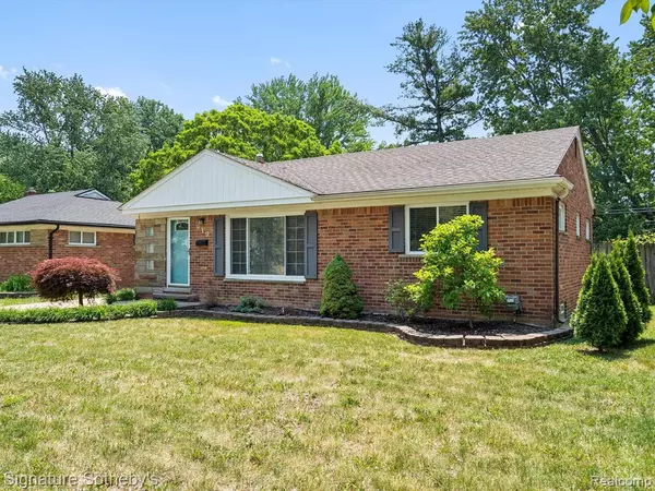Mount Clemens, MI 48043,919 HARRINGTON Street