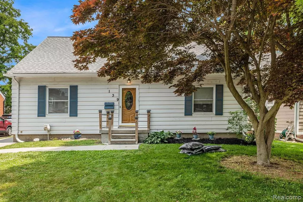Mount Clemens, MI 48043,139 EASTMAN Street