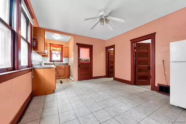 Hamtramck, MI 48212,9506 CHAREST Street