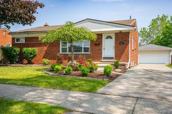 3200 MARIAN Drive, Trenton, MI 48183