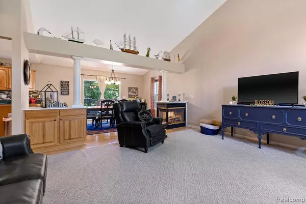 Grand Blanc, MI 48439,5250 CYPRESS Circle