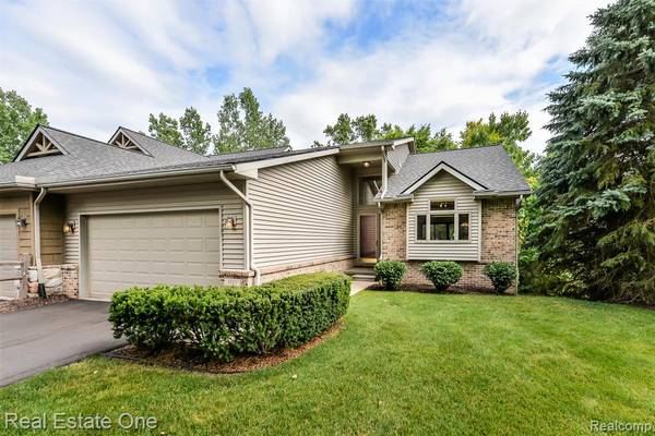 1111 MILDRED J, Brighton, MI 48116