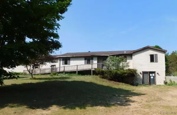 2520 S 27 Road, Cadillac, MI 49601