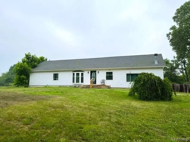 18722 SPEARS Road, Gregory, MI 48137