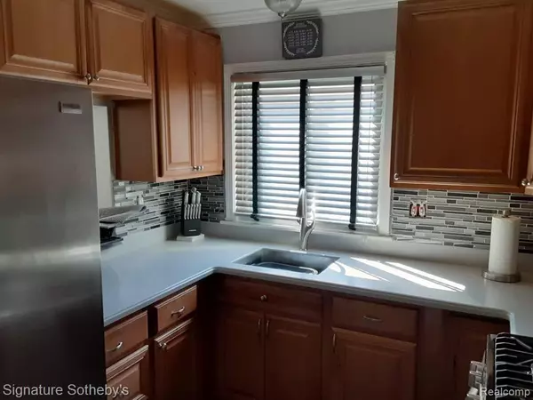 Grosse Pointe Woods, MI 48236,2312 ALLARD Avenue