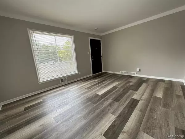 Madison Heights, MI 48071,384 W ROWLAND Avenue