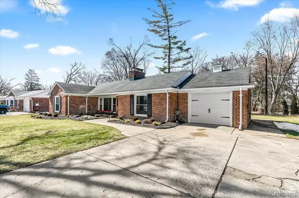 Beverly Hills, MI 48025,31245 SHERIDAN Drive