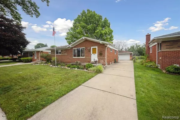 Madison Heights, MI 48071,1596 CONNIE Avenue