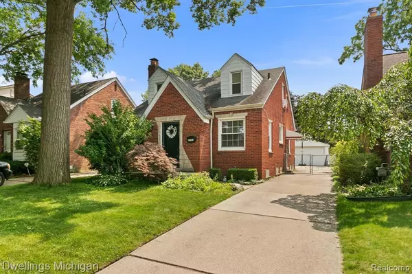 Grosse Pointe Woods, MI 48236,2151 HAWTHORNE Road